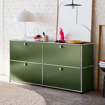 USM Sideboard 2-fach breit, 4 Klapptüren | olivgrün