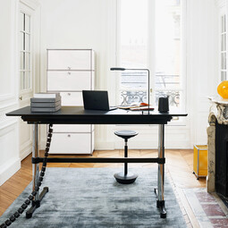 Schreibtisch USM Kitos, höhenverstellbar 