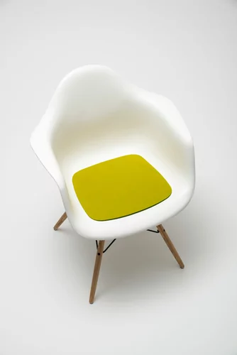 Hey Sign – Sitzauflagen für Eames Plastic Armchairs
