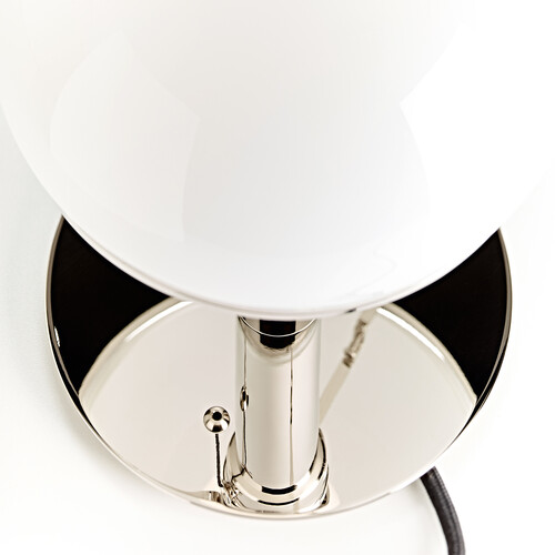 Lampe De Table Design Wagenfeld - Base Chromée Et Abat-jour En Verre Blanc
